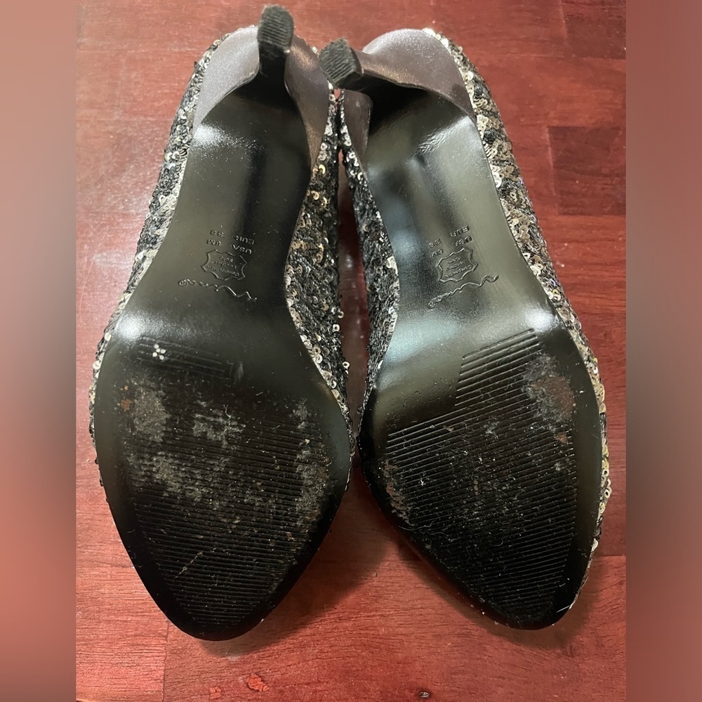 Nina Ricci Silver & Gray Sequin Metallic Leather Heels, Size 8M - Picture 9 of 13
